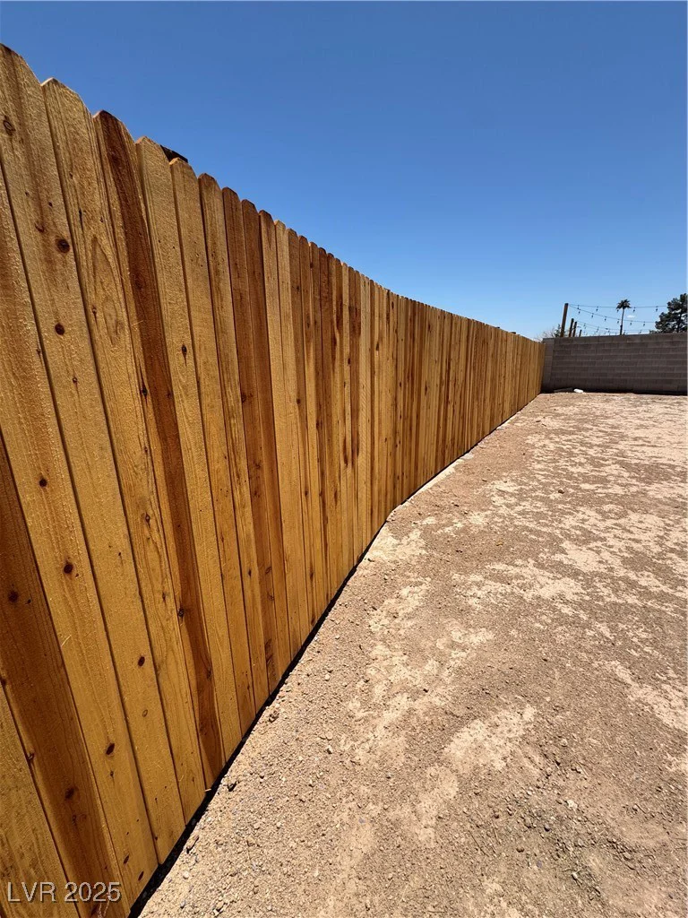 4142 Walnut, Las Vegas, NV 89115