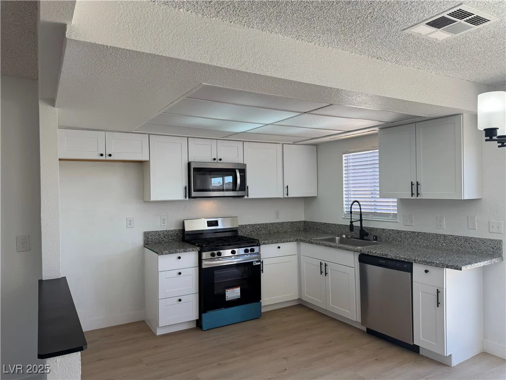 4142 Walnut, Las Vegas, NV 89115