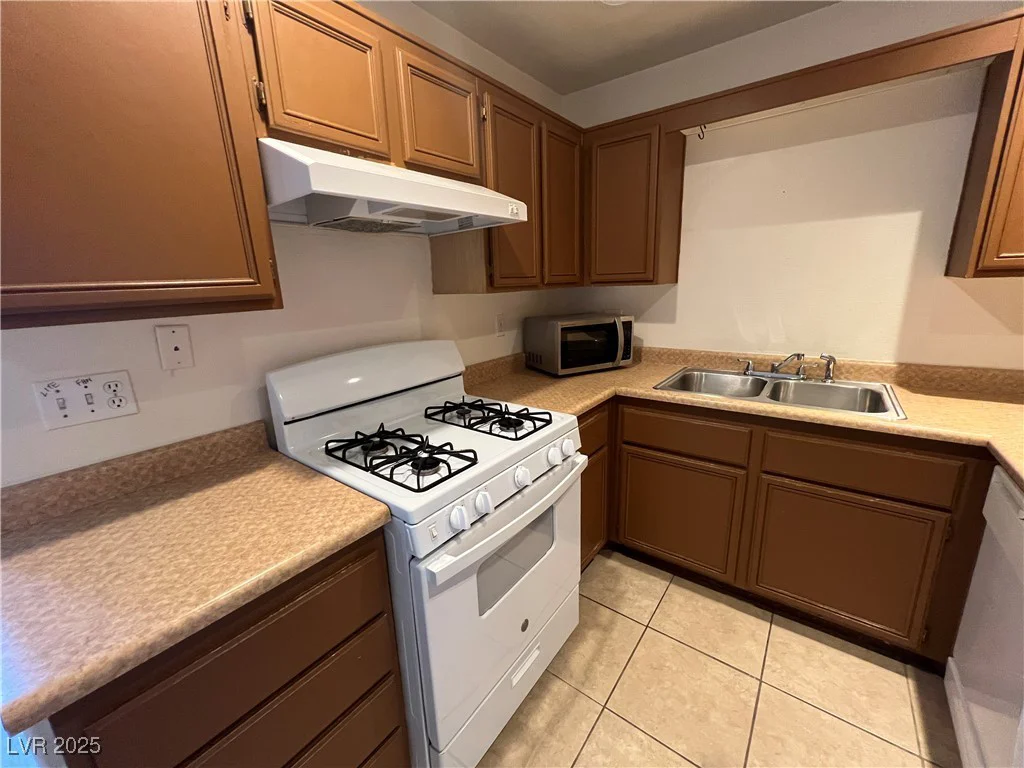 5253 Westwind, Las Vegas, NV 89118