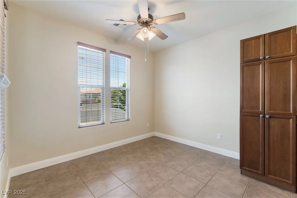 9305 Ironsend, Las Vegas, NV 89143