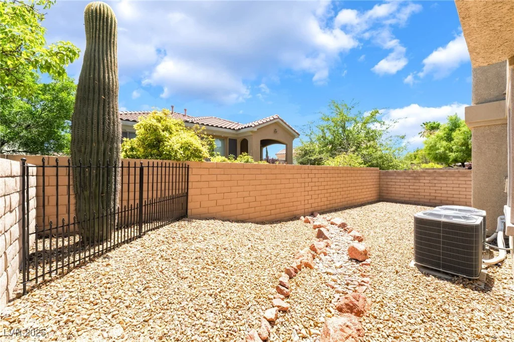 11825 Arenoso, Las Vegas, NV 89138