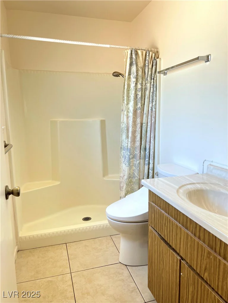 6586 Baywood, Las Vegas, NV 89103