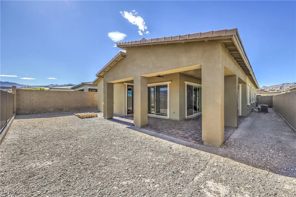 12481 Heritage Bend, Las Vegas, NV 89138