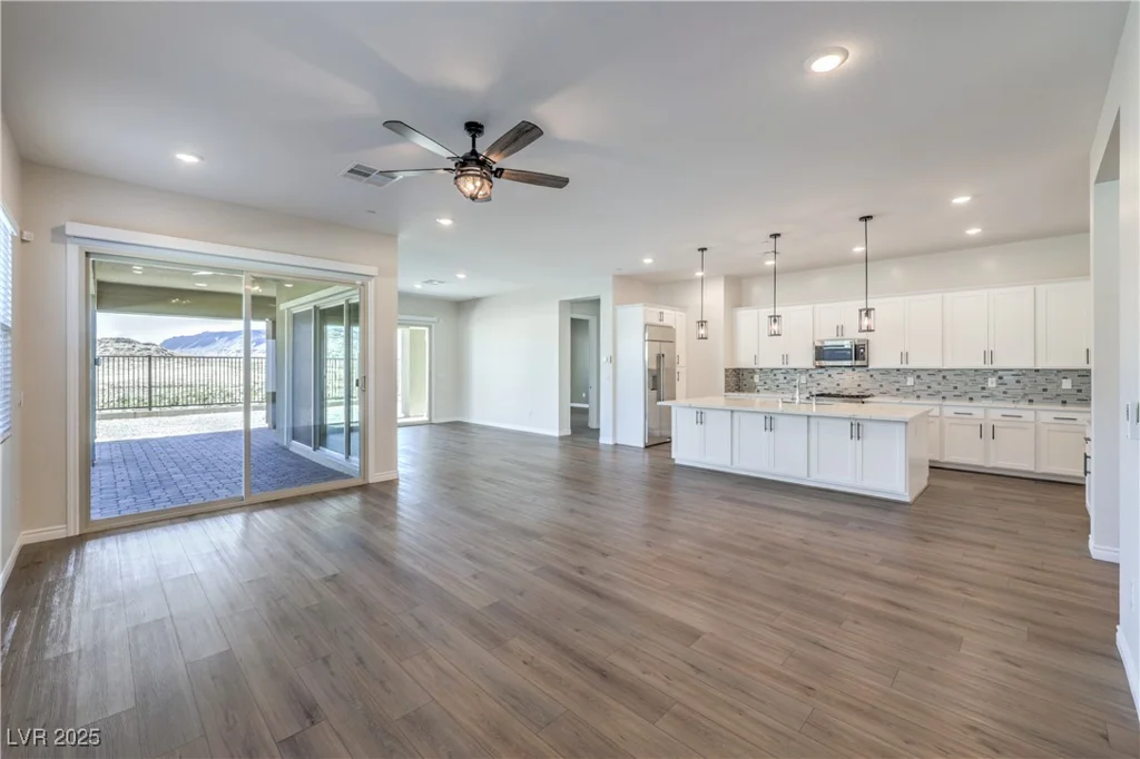 12481 Heritage Bend, Las Vegas, NV 89138