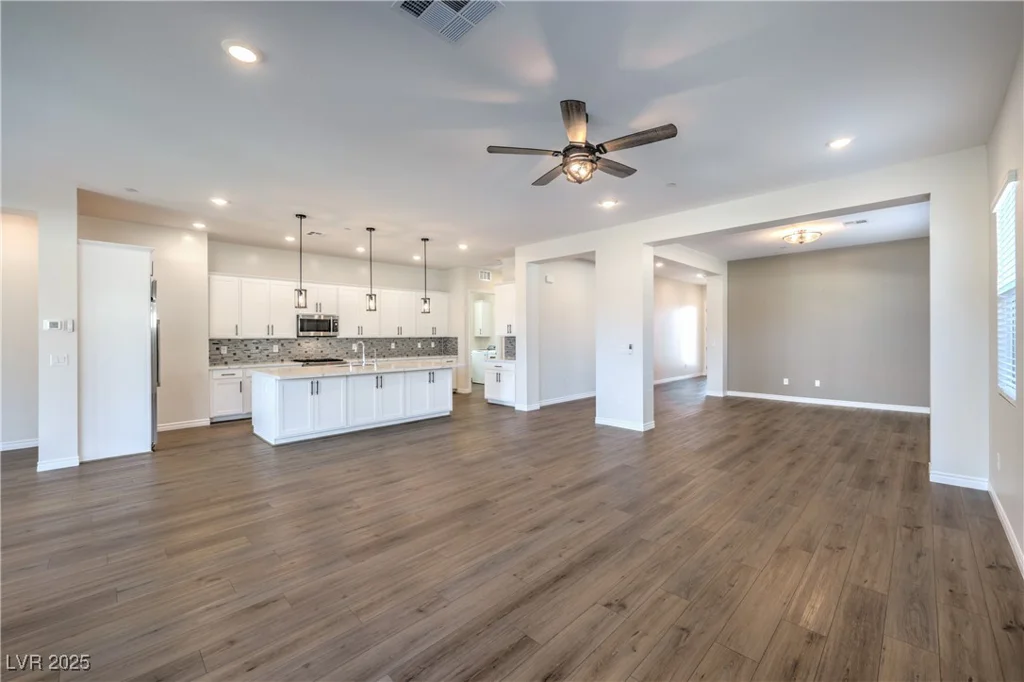 12481 Heritage Bend, Las Vegas, NV 89138