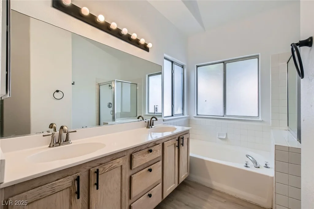 4616 Silversword, North Las Vegas, NV 89032
