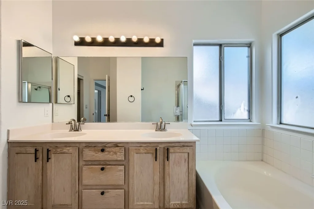4616 Silversword, North Las Vegas, NV 89032