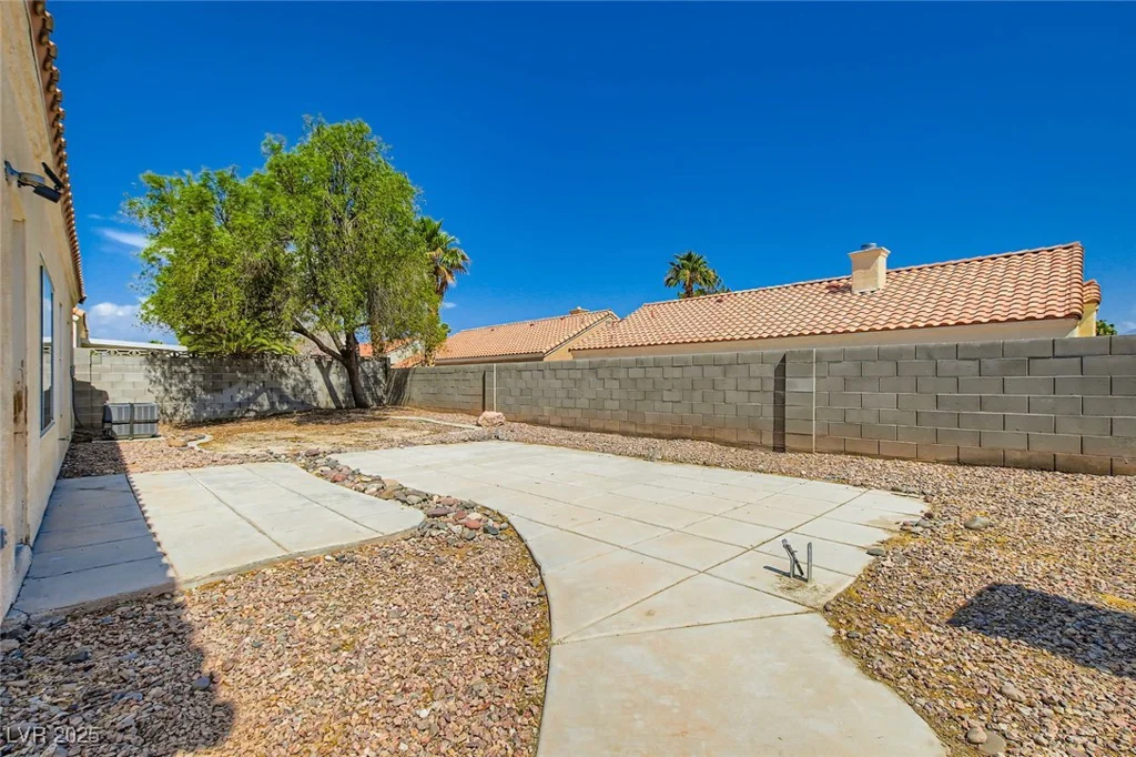 4616 Silversword, North Las Vegas, NV 89032
