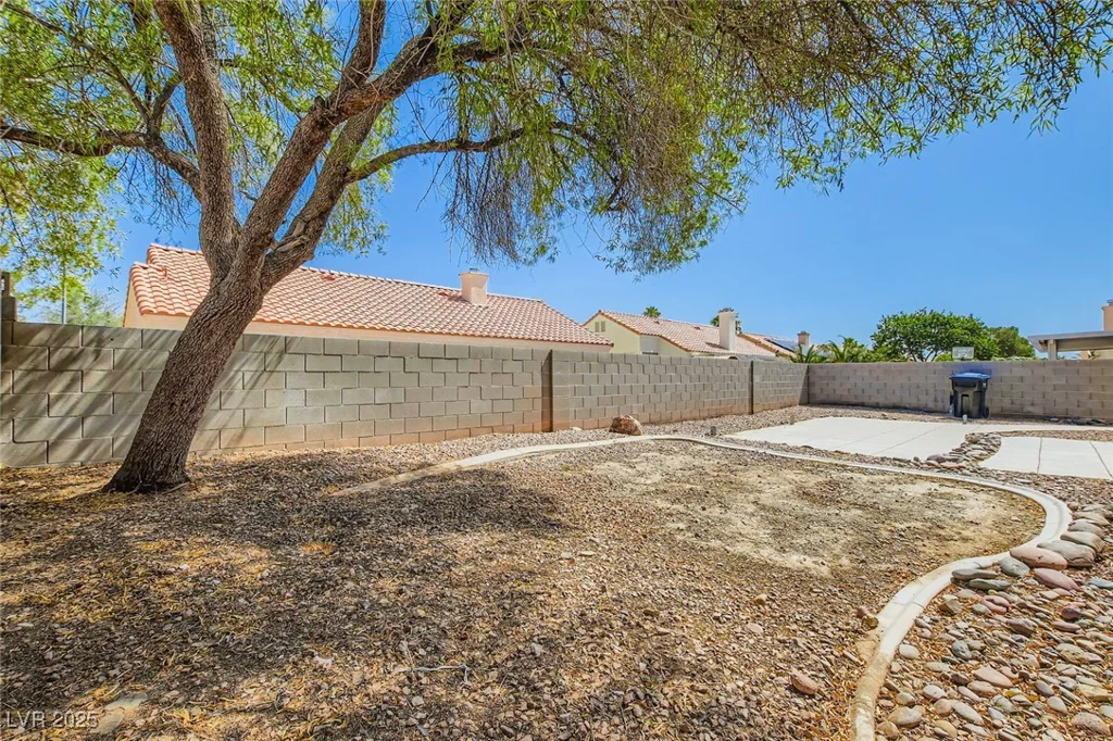 4616 Silversword, North Las Vegas, NV 89032