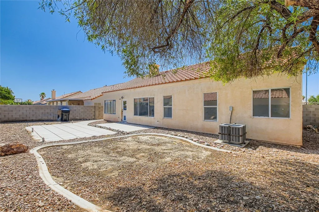 4616 Silversword, North Las Vegas, NV 89032