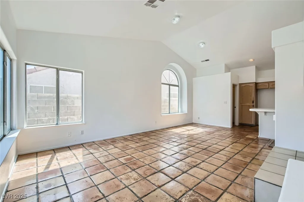 4616 Silversword, North Las Vegas, NV 89032