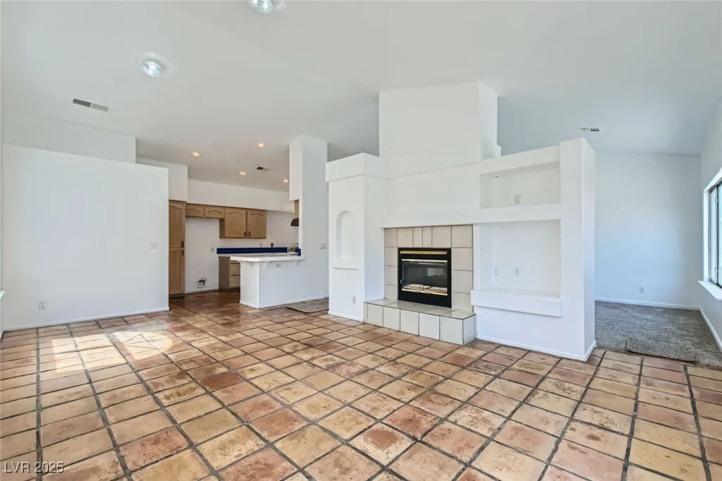 4616 Silversword, North Las Vegas, NV 89032