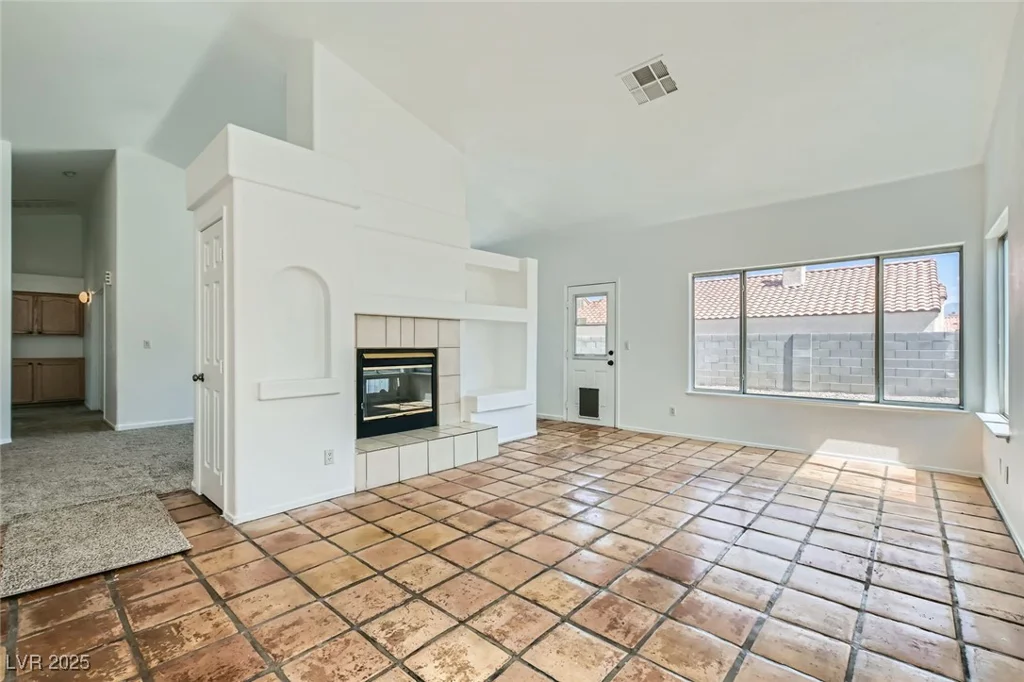 4616 Silversword, North Las Vegas, NV 89032