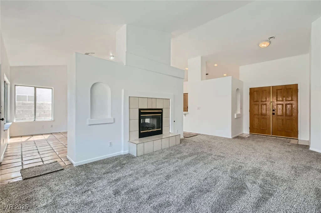 4616 Silversword, North Las Vegas, NV 89032