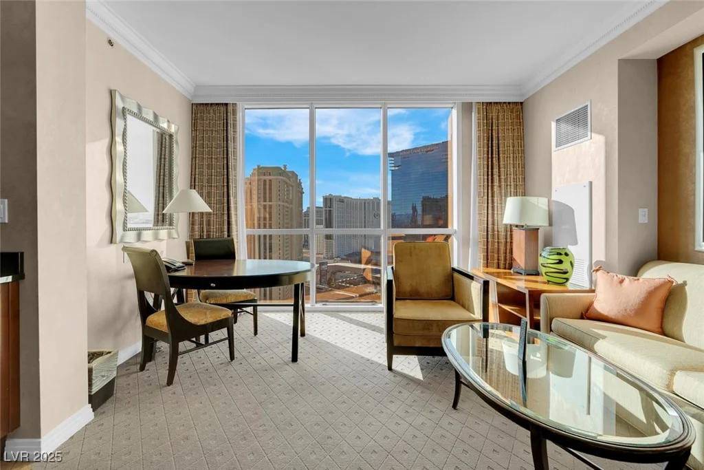 145 Harmon, Las Vegas, NV 89109