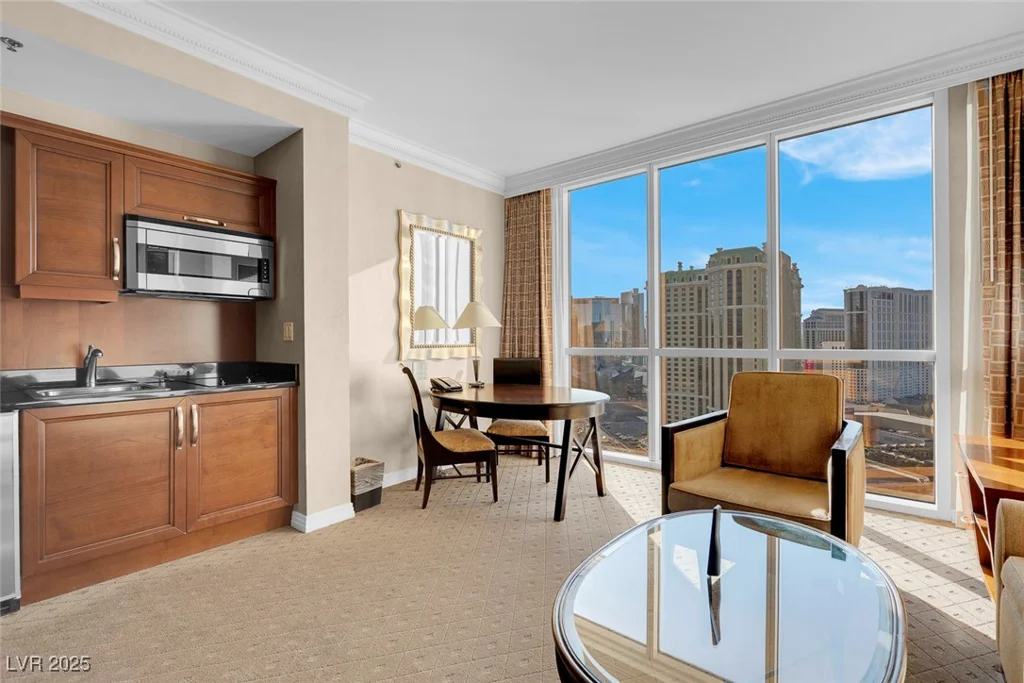 145 Harmon, Las Vegas, NV 89109