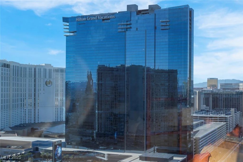 145 Harmon, Las Vegas, NV 89109