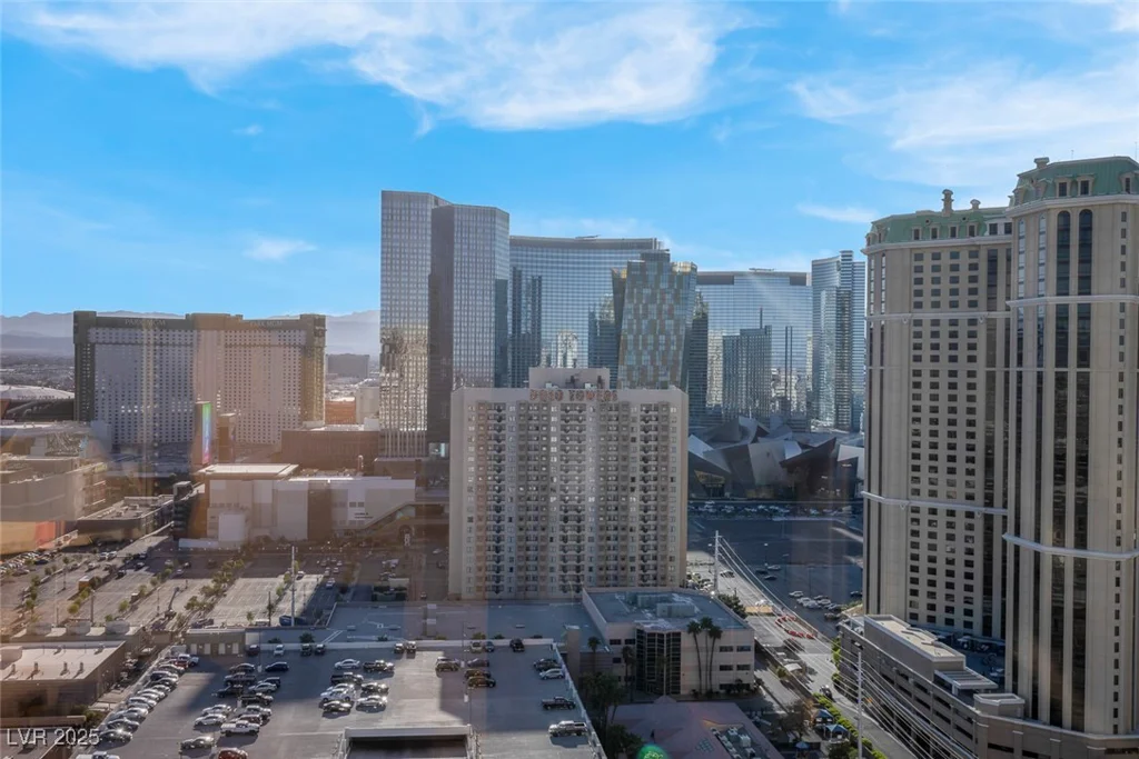 145 Harmon, Las Vegas, NV 89109