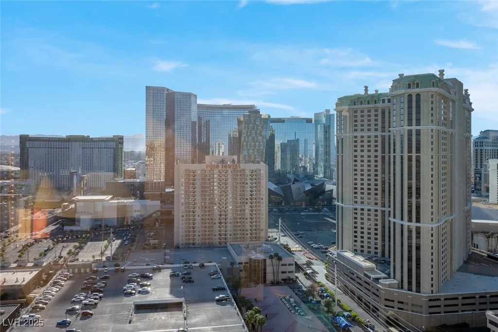 145 Harmon, Las Vegas, NV 89109