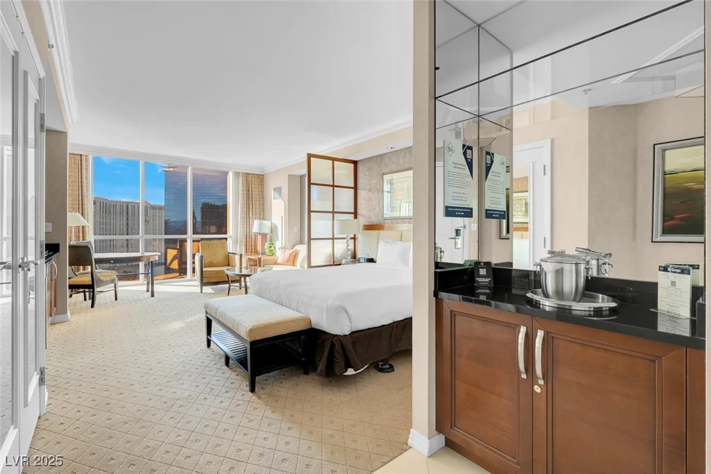 145 Harmon, Las Vegas, NV 89109
