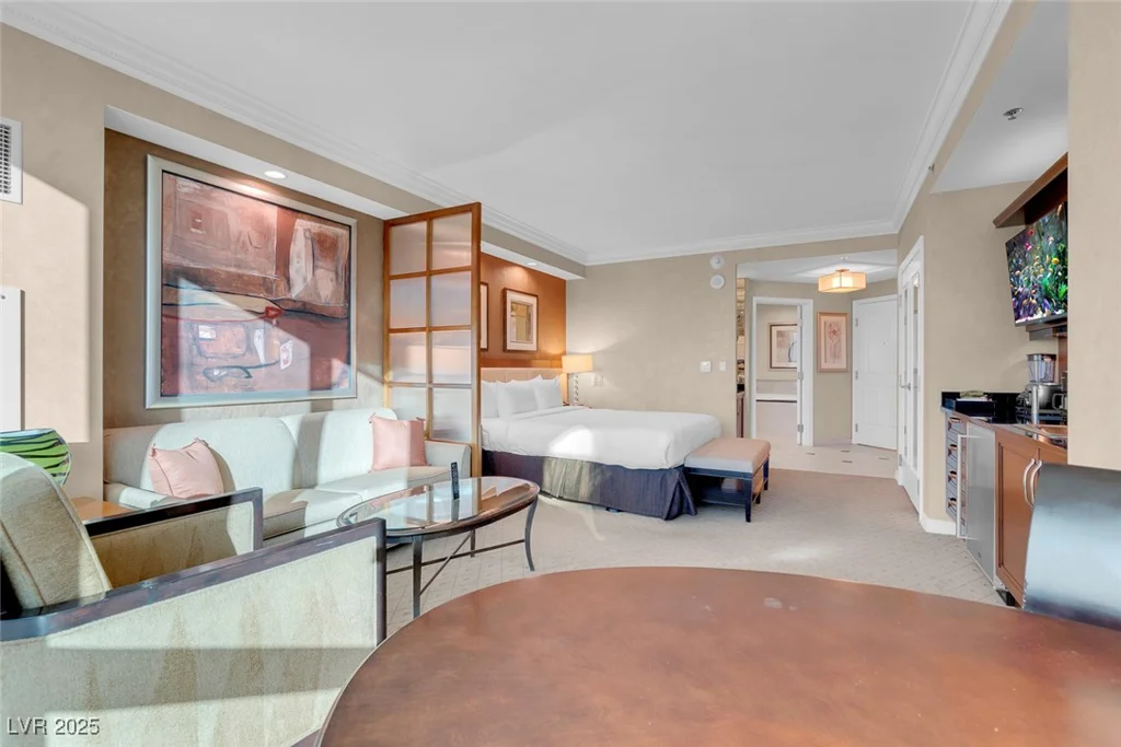 145 Harmon, Las Vegas, NV 89109
