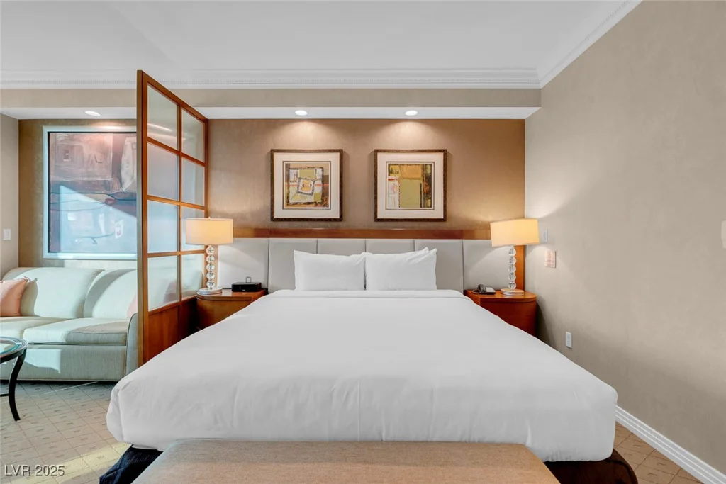 145 Harmon, Las Vegas, NV 89109