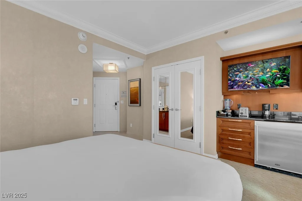 145 Harmon, Las Vegas, NV 89109