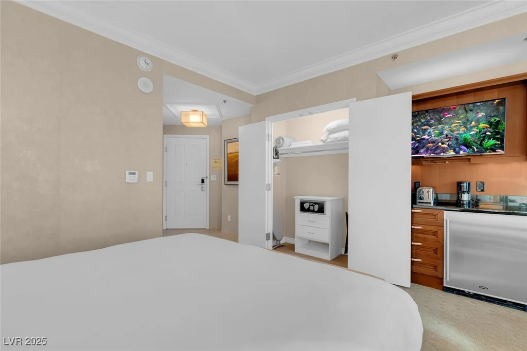 145 Harmon, Las Vegas, NV 89109