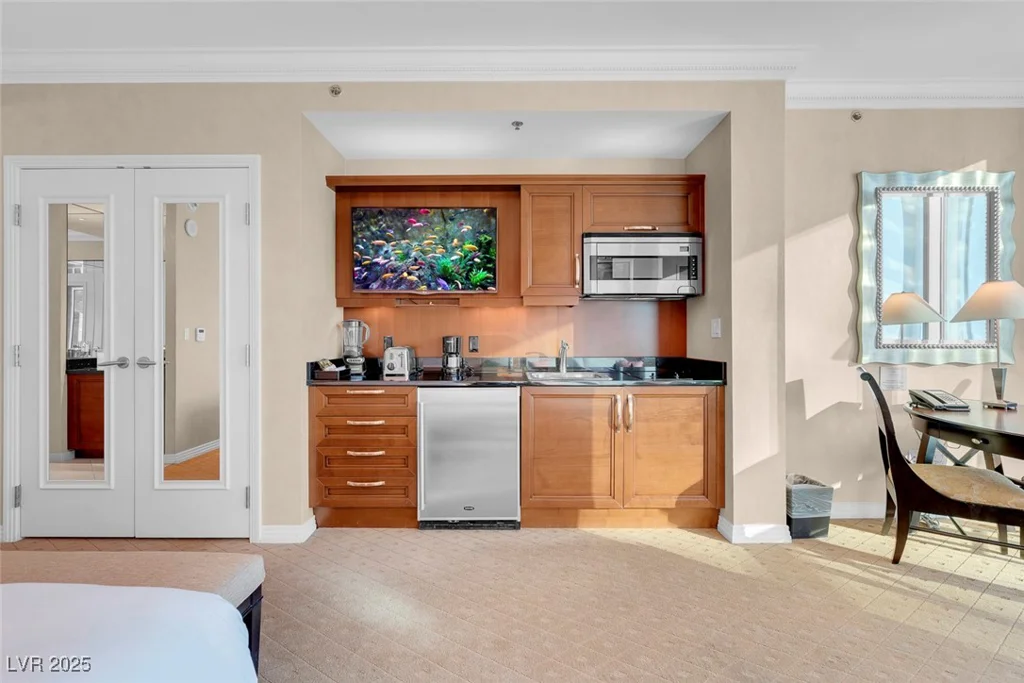 145 Harmon, Las Vegas, NV 89109