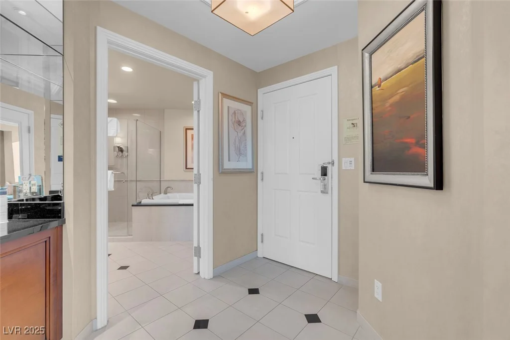 145 Harmon, Las Vegas, NV 89109