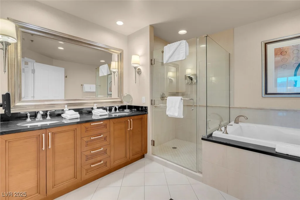 145 Harmon, Las Vegas, NV 89109