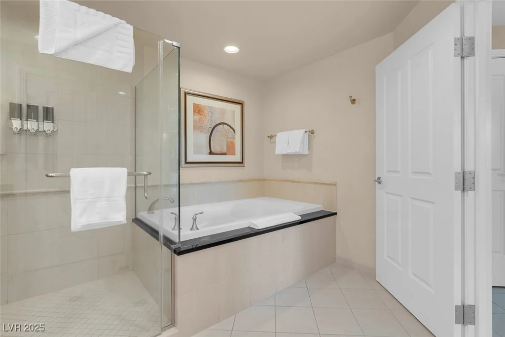 145 Harmon, Las Vegas, NV 89109