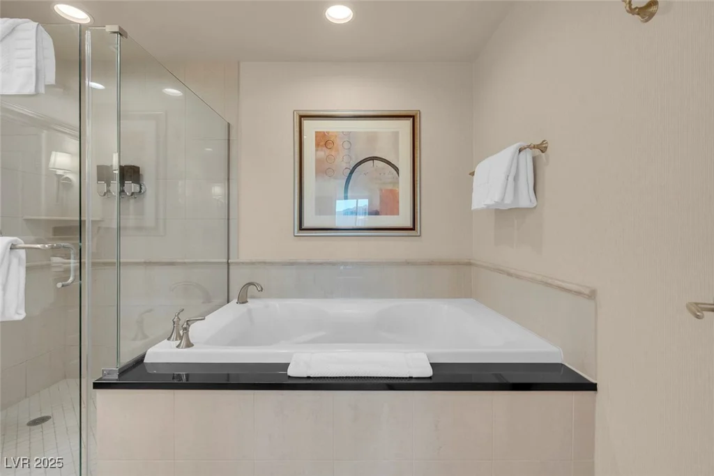 145 Harmon, Las Vegas, NV 89109