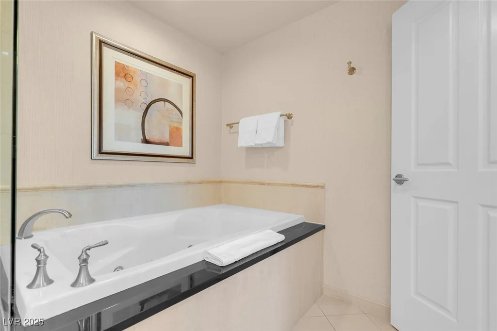 145 Harmon, Las Vegas, NV 89109