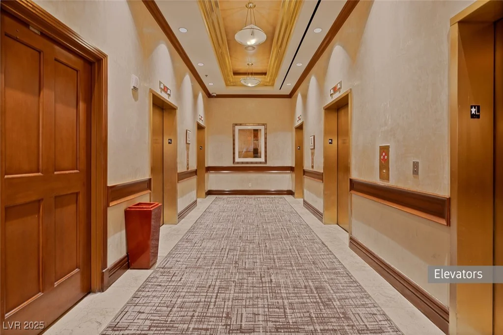 145 Harmon, Las Vegas, NV 89109