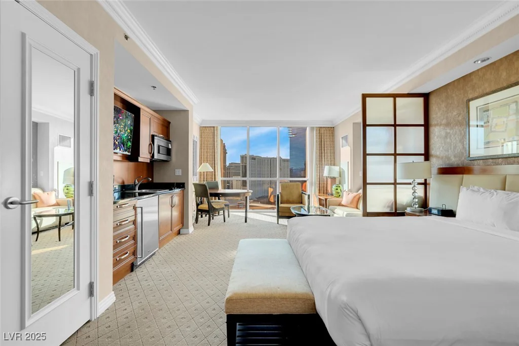 145 Harmon, Las Vegas, NV 89109