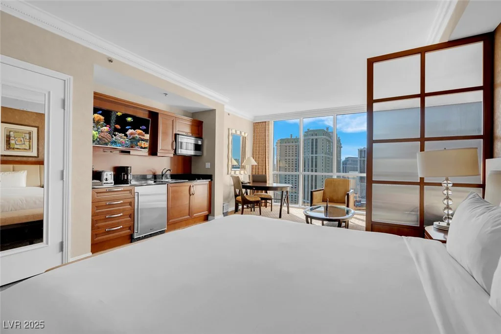 145 Harmon, Las Vegas, NV 89109