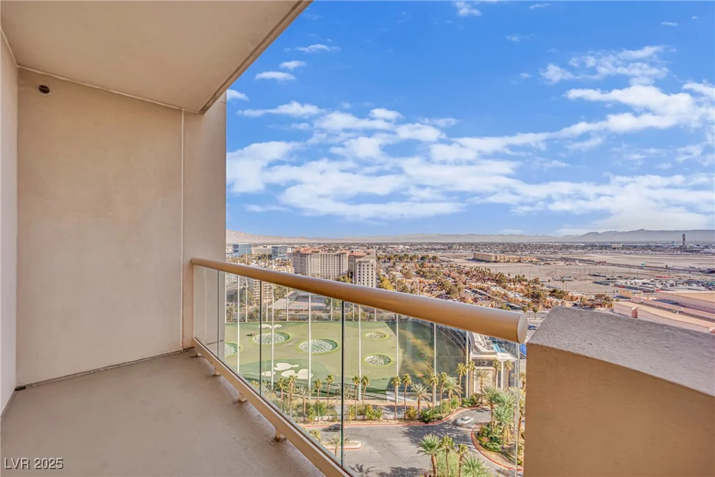 135 Harmon, Las Vegas, NV 89109