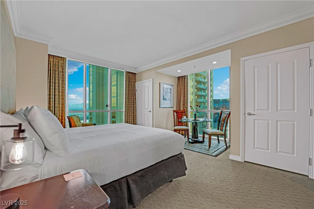 135 Harmon, Las Vegas, NV 89109