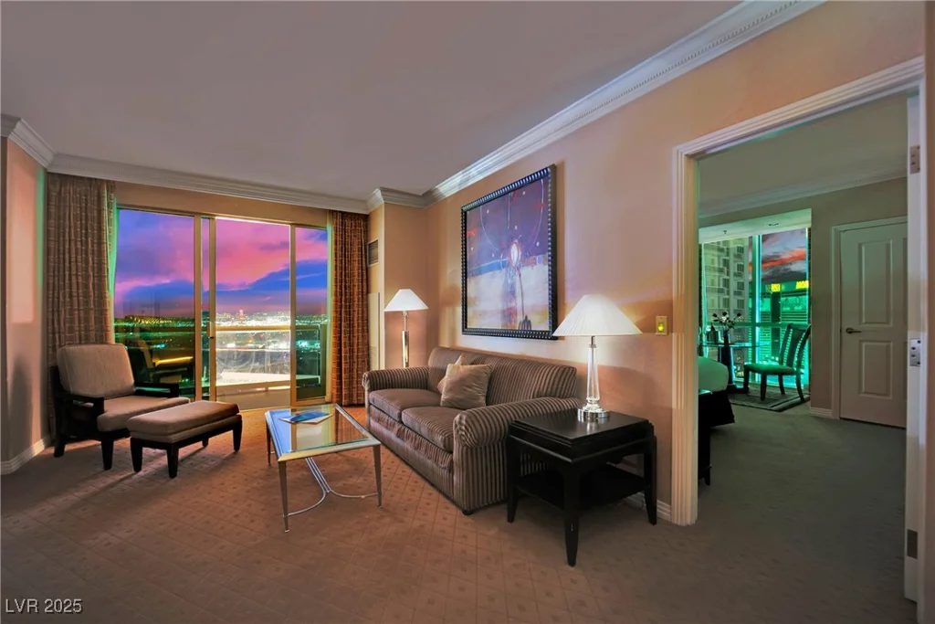 135 Harmon, Las Vegas, NV 89109