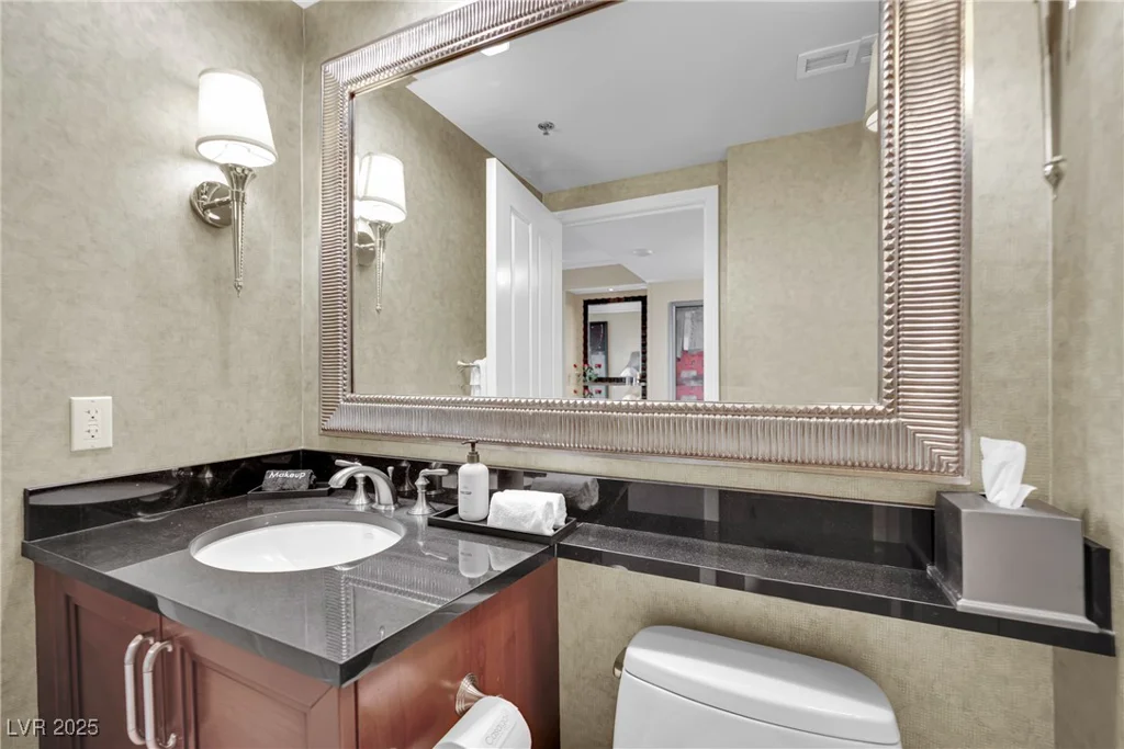 135 Harmon, Las Vegas, NV 89109