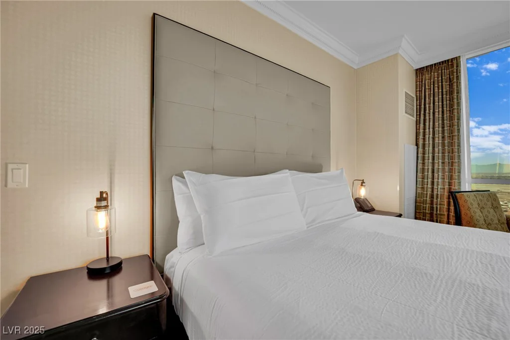 135 Harmon, Las Vegas, NV 89109