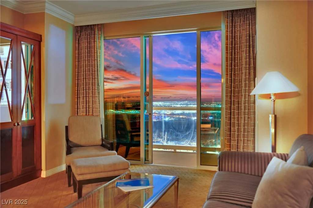135 Harmon, Las Vegas, NV 89109