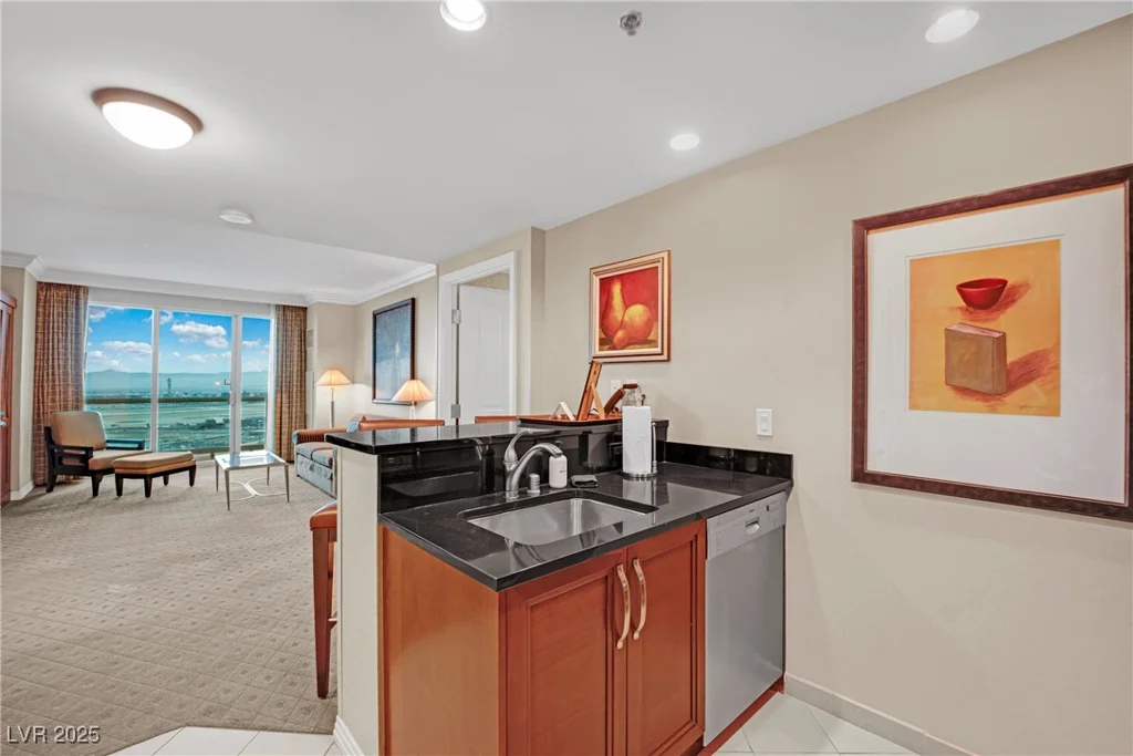 135 Harmon, Las Vegas, NV 89109