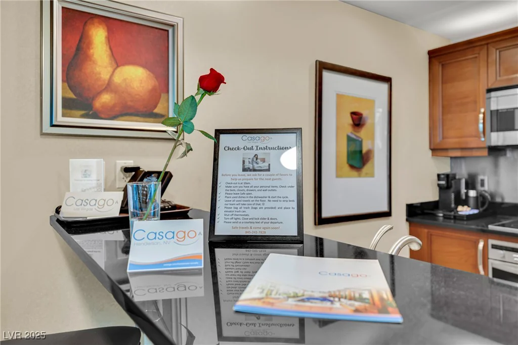135 Harmon, Las Vegas, NV 89109