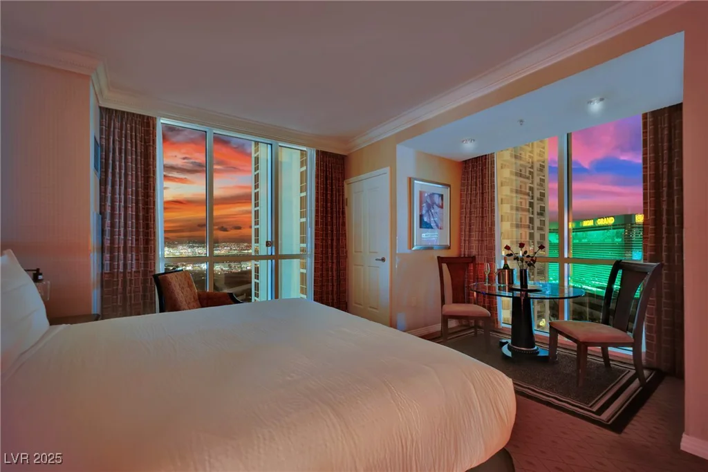 135 Harmon, Las Vegas, NV 89109