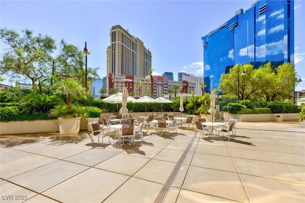 135 Harmon, Las Vegas, NV 89109
