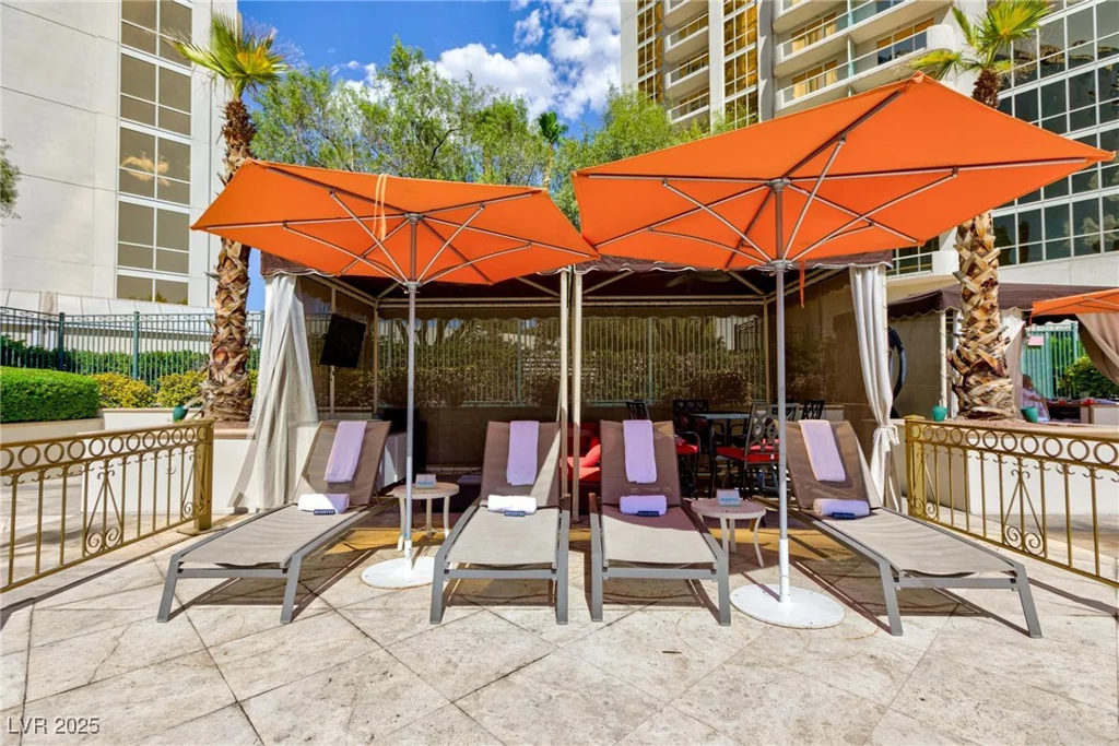 135 Harmon, Las Vegas, NV 89109