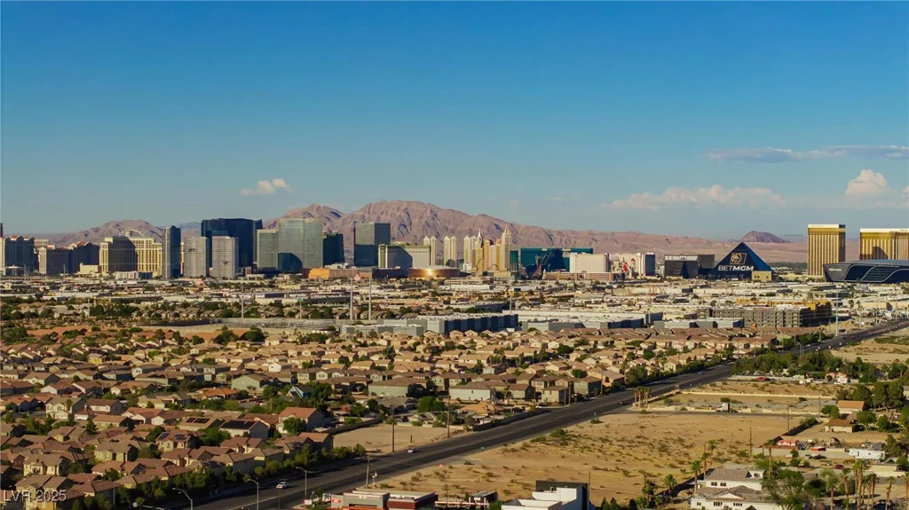 135 Harmon, Las Vegas, NV 89109