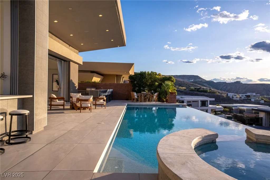 667 Palisade Rim, Henderson, NV 89012
